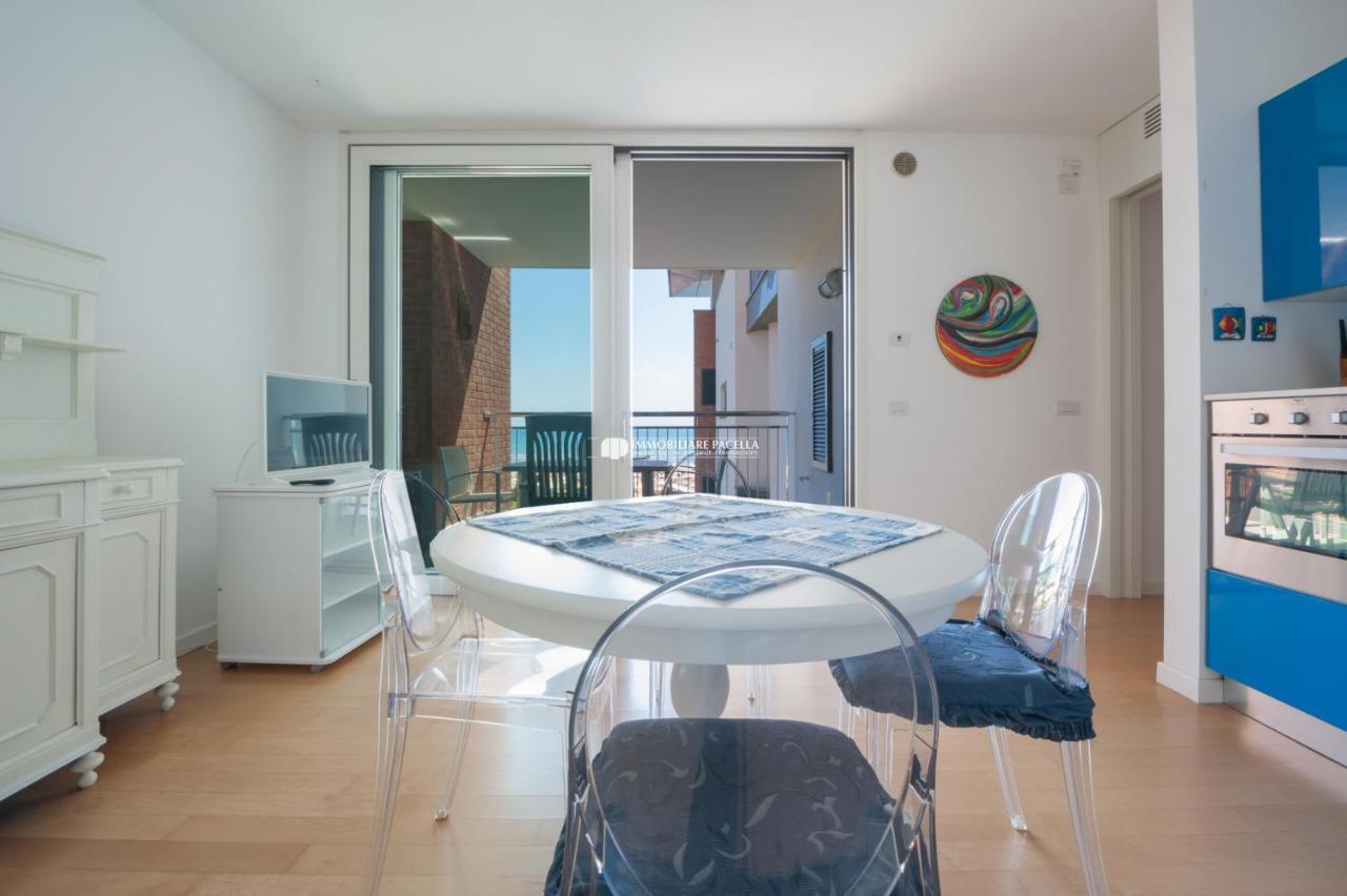 Residence Frontemar Immobiliare Pacella Lido di Jesolo Exteriör bild